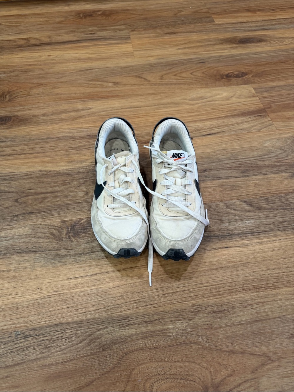 Nike Retro Running Sneakers Cream Black Women’s 9.5